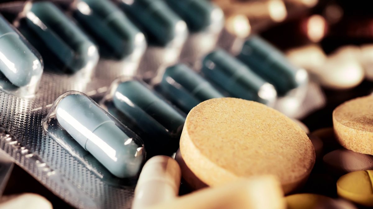 Antibiotika přestávají být účinná, varují odborníci. Bakterie jsou odolnější
